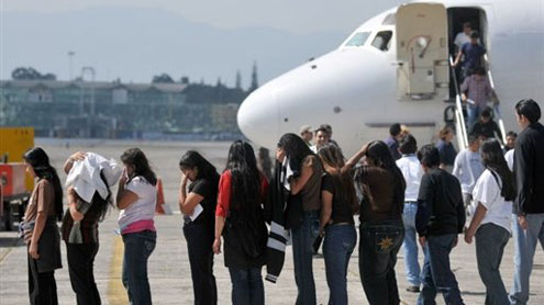 Obama deportó 2 millones de inmigrantes: activistas