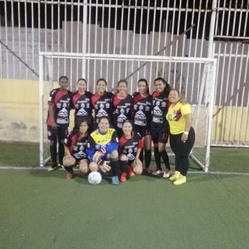 Colombianas crean equipo de fútbol femenino y empiezan a cosechar triunfos en Antofagasta