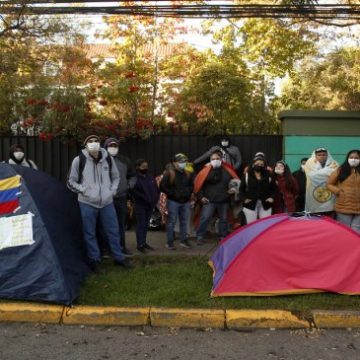 Un fallecido y más de 25 personas contagiadas de coronavirus se registran en albergue para extranjeros en Providencia