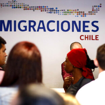 La regularización migratoria es la única opción posible:  Entre una política de castigo y la necesidad de soluciones reales