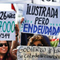 El CAE toca la puerta: cómo la deuda chilena afecta a las personas migrantes