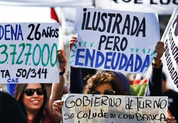 El CAE toca la puerta: cómo la deuda chilena afecta a las personas migrantes